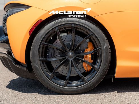 Used 2025 McLaren Artura Spider RWD image 28