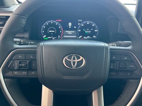 Certified 2025 Toyota Tacoma TRD Sport image 19