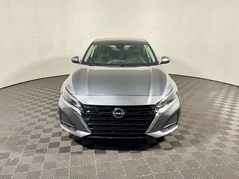 Used 2023 Nissan Altima 2.5 SV FWD image 5