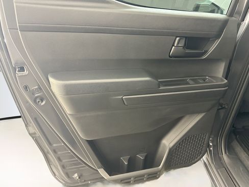 Used 2025 Toyota Tacoma SR5 AWD/4WD image 26