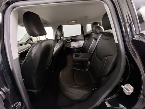 Used 2022 Jeep Compass Limited AWD/4WD image 23