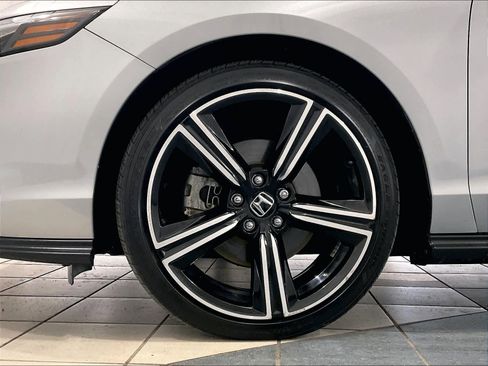 Used 2023 Honda Accord Sport image 7