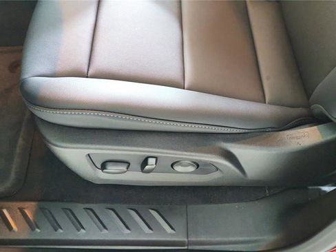 Used 2026 Chevrolet Colorado LT w/ LT Convenience Package image 17