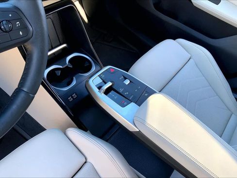 Used 2024 BMW X1 xDrive28i w/ Premium Package image 15