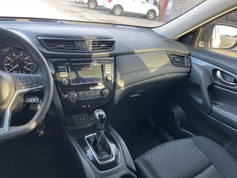 Used 2018 Nissan Rogue S image 34