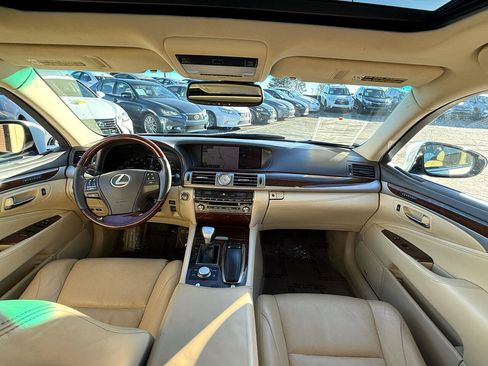 Used 2015 Lexus LS 460 Luxury image 21