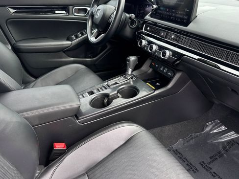Used 2022 Honda Civic Touring image 32