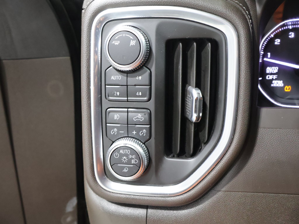 Used 2019 GMC Sierra 1500 SLT w/ SLT Premium Plus Package AWD/4WD image 33