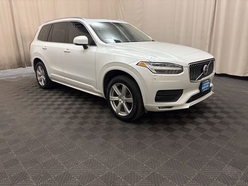 Used 2020 Volvo XC90 T6 Momentum image 3