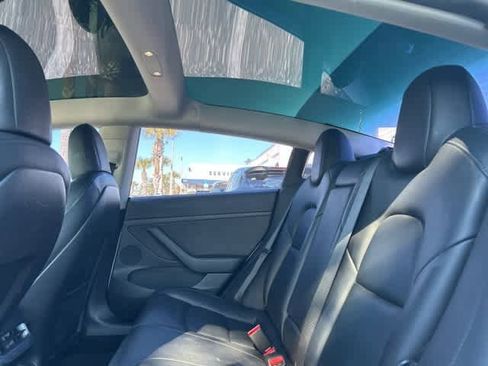 Used 2022 Tesla Model 3 Long Range image 10