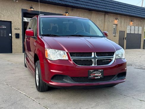 Used 2011 Dodge Grand Caravan Mainstreet w/ PWR Convenience Group image 3