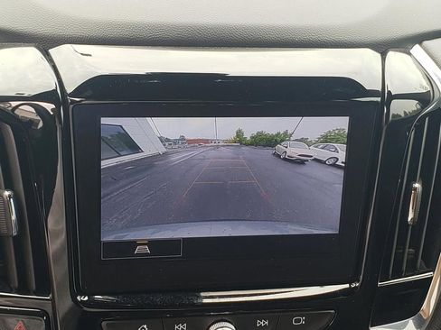 Used 2023 Chevrolet Traverse LT image 29