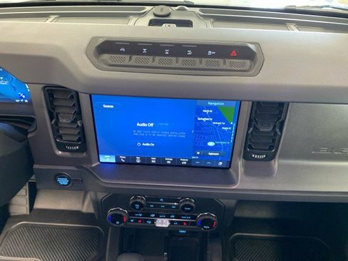 New 2025 Ford Bronco Badlands image 47