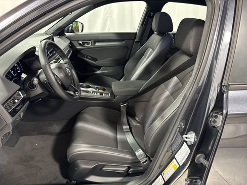Used 2025 Honda Civic Sport image 3