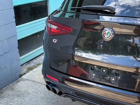 Used 2019 Alfa Romeo Stelvio Quadrifoglio w/ Driver Assist Dynamic Package AWD/4WD image 14