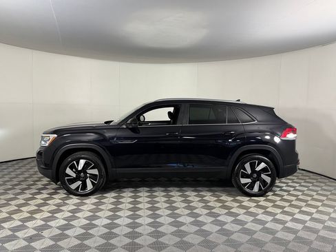Used 2026 Volkswagen Atlas Cross Sport SE FWD image 8