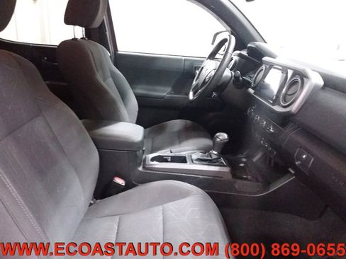 Used 2018 Toyota Tacoma TRD Sport image 13