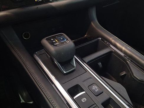 Used 2022 Nissan Pathfinder SV w/ SV Black Package image 14