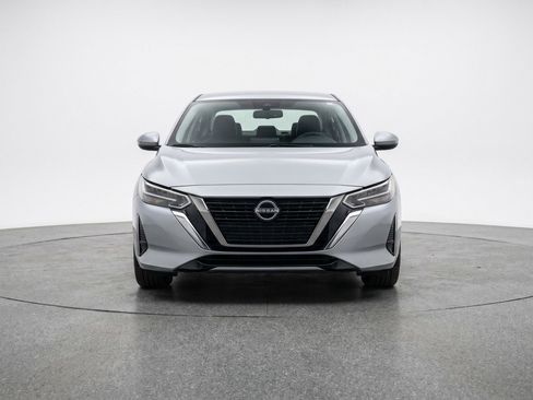 Used 2025 Nissan Sentra S FWD image 2