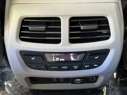 Used 2019 Honda Pilot Touring image 14