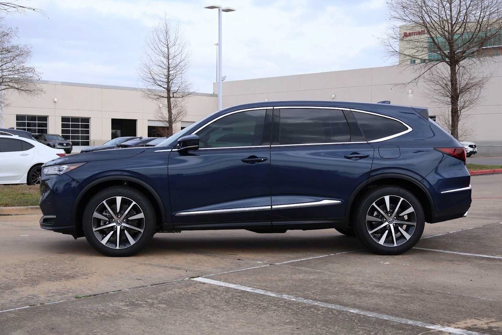 Used 2026 Acura MDX w/ Technology Package FWD image 3