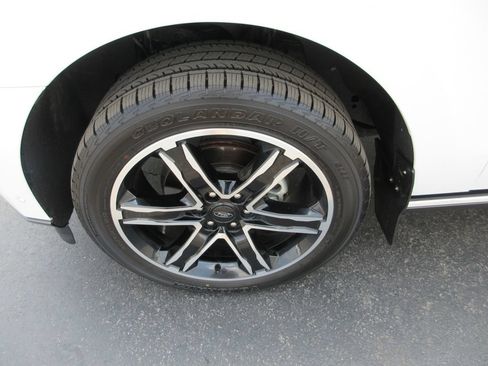 Used 2021 Ford Expedition Max Limited AWD/4WD image 14