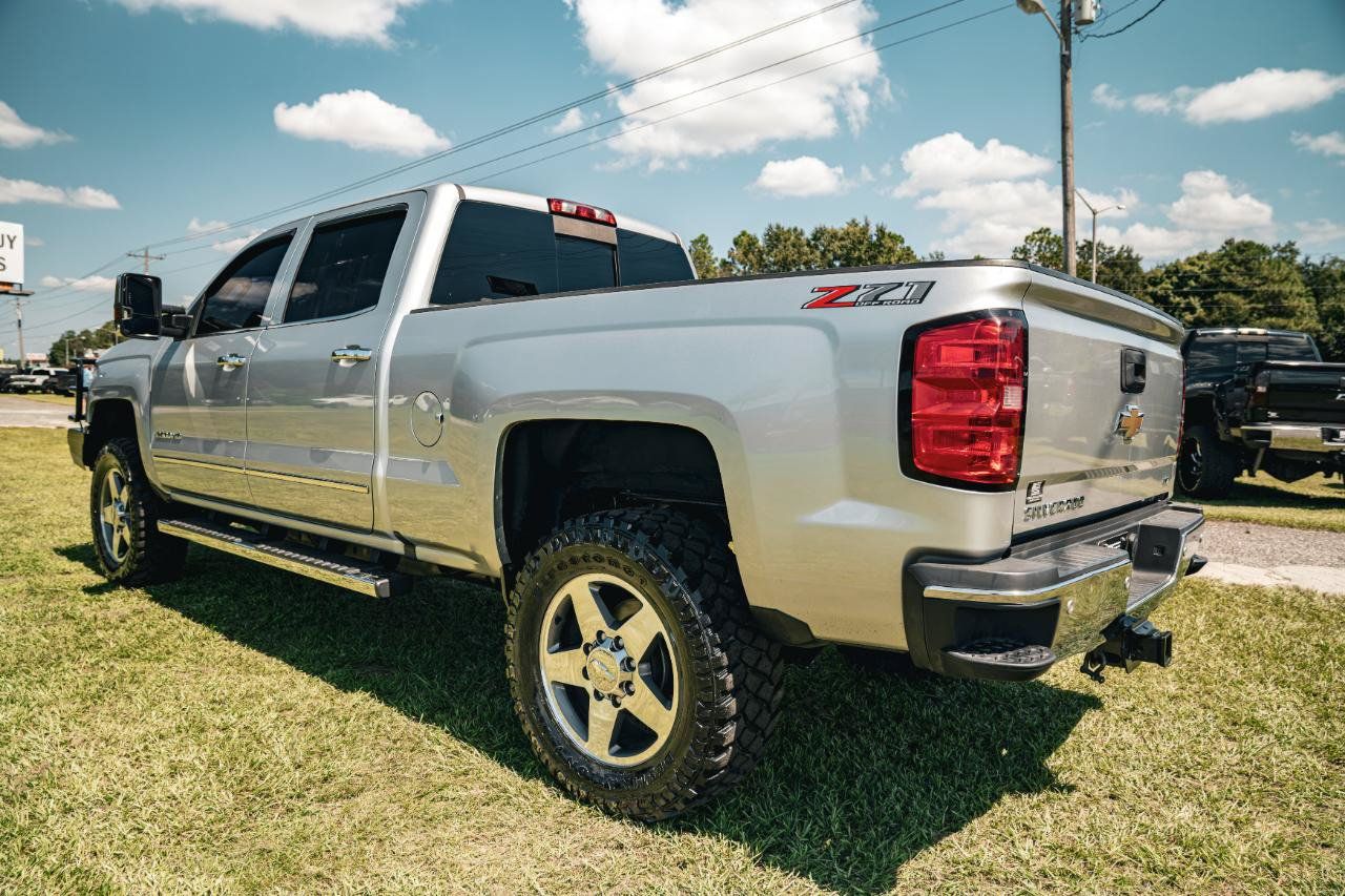Used 2019 Chevrolet Silverado 2500 LTZ w/ Duramax Plus Package AWD/4WD image 4