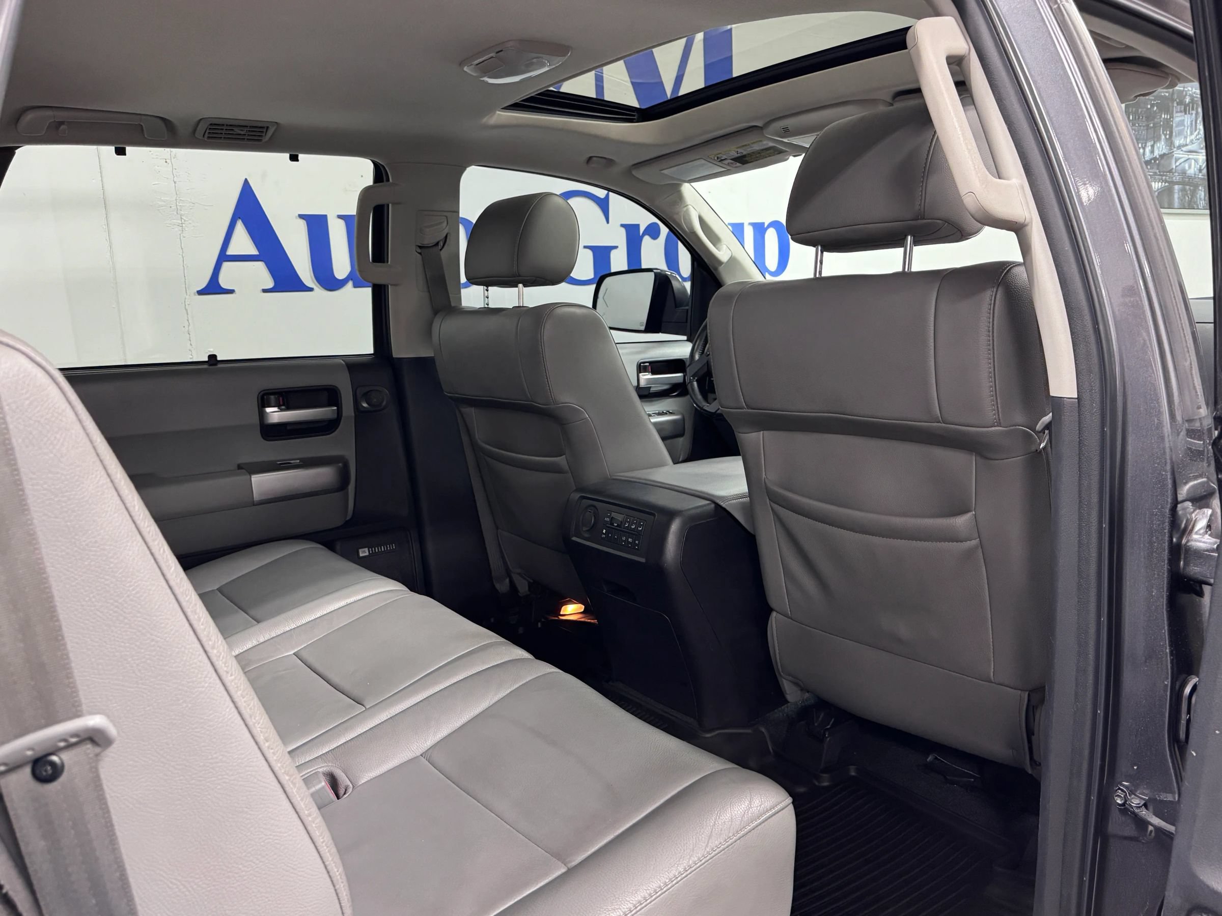 Used 2018 Toyota Sequoia Limited w/ Safety & Convenience Package AWD/4WD image 16