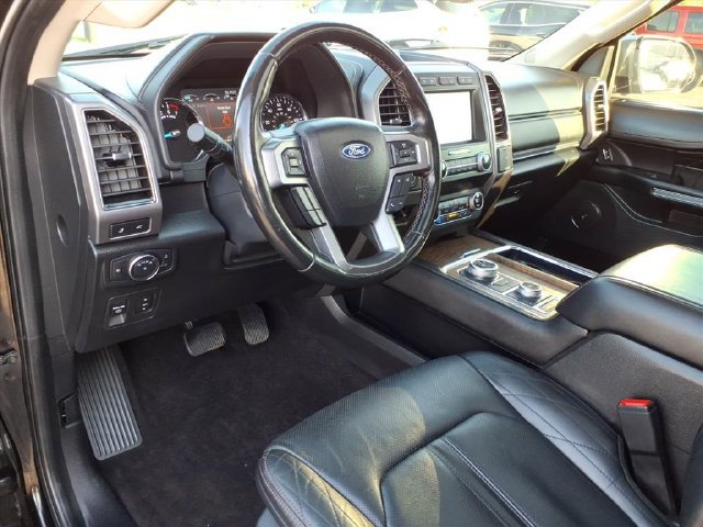 Used 2021 Ford Expedition Platinum AWD/4WD image 3