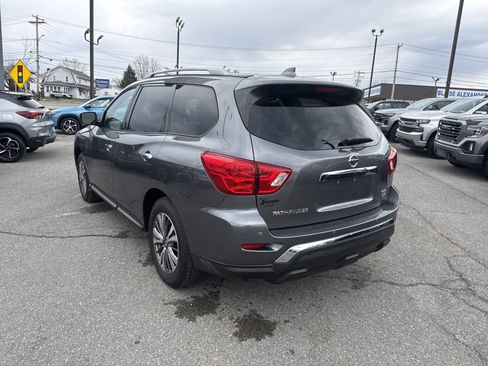 Used 2020 Nissan Pathfinder SV image 5