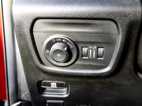 Used 2022 Jeep Grand Cherokee Limited w/ Trailer Tow Prep Group (B) image 16