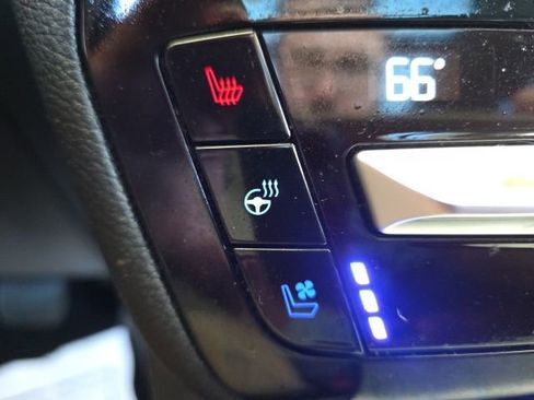 Used 2021 Ford Explorer Limited w/ Equipment Group 301A AWD/4WD image 11