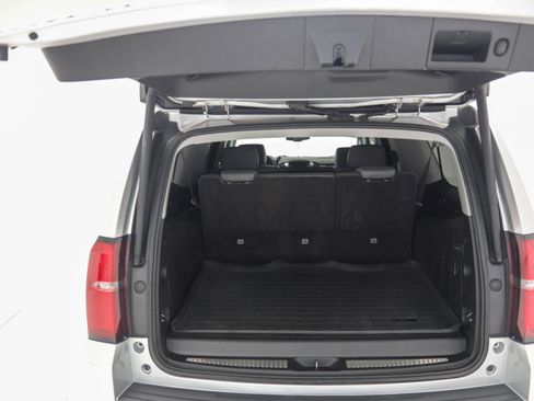 Used 2020 Chevrolet Suburban LT AWD/4WD image 12