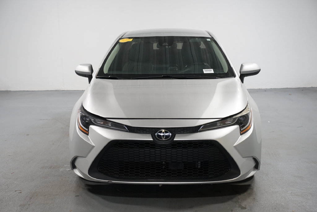 Used 2021 Toyota Corolla LE FWD image 2