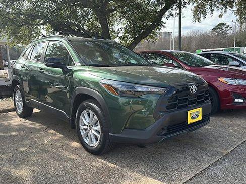 Used 2026 Toyota Corolla Cross LE image 1