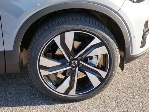 New 2026 Volvo XC40 B5 Ultra w/ Climate Package image 4