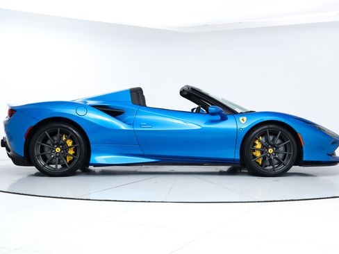 Certified 2022 Ferrari F8 Tributo image 10