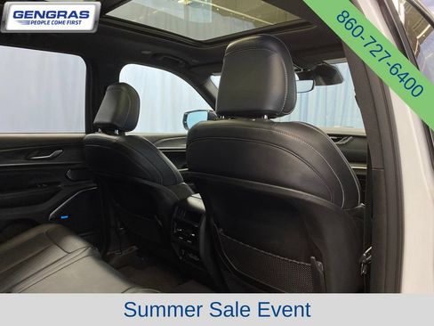 Used 2023 Jeep Grand Cherokee Overland AWD/4WD image 40