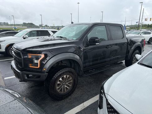 Used 2019 Ford F150 Raptor w/ Equipment Group 802A Luxury AWD/4WD image 2