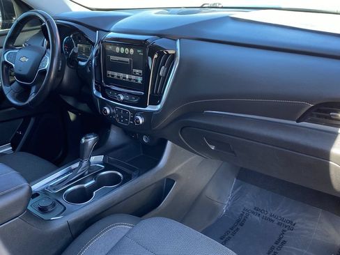 Used 2018 Chevrolet Traverse LT FWD image 17