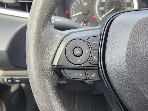 Used 2020 Toyota Corolla LE image 32