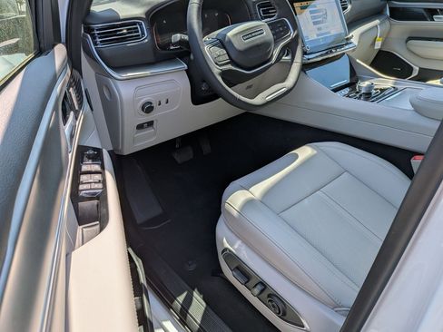New 2026 Jeep Grand Wagoneer L 4WD image 11