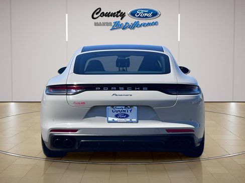 Used 2021 Porsche Panamera RWD image 15
