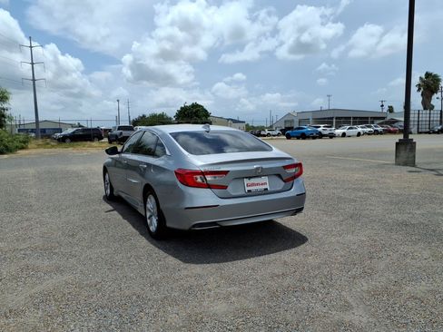 Used 2018 Honda Accord LX image 6