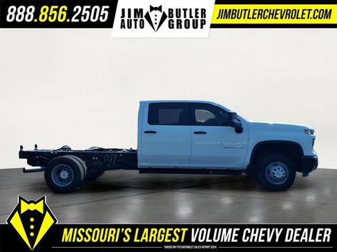 Used 2024 Chevrolet Silverado 3500 W/T AWD/4WD image 4