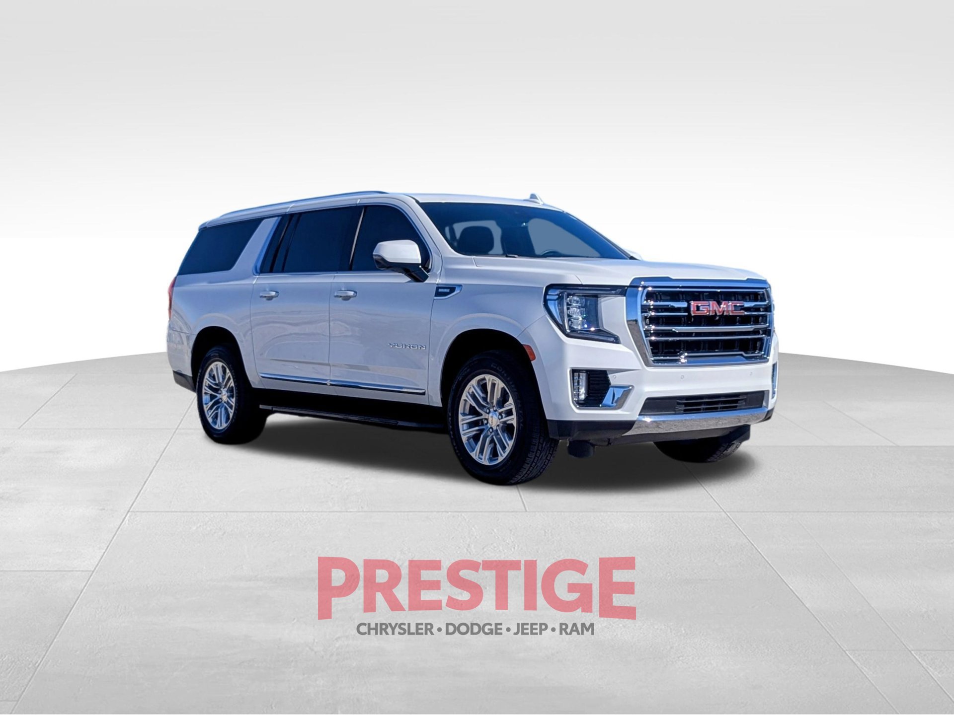 Used 2024 GMC Yukon XL SLT w/ SLT Premium Package AWD/4WD image 5