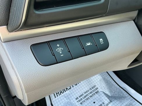 Used 2020 Hyundai Elantra SE image 21