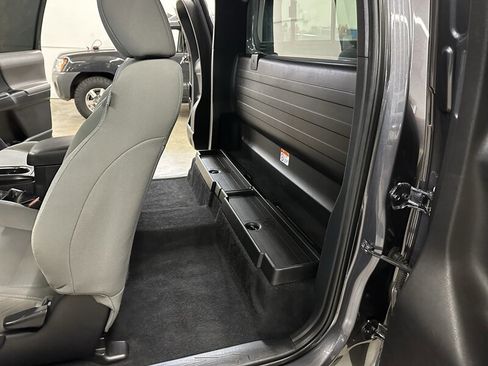 Used 2018 Toyota Tacoma SR image 17