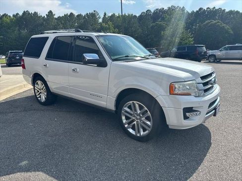 Used 2016 Ford Expedition Platinum AWD/4WD image 3