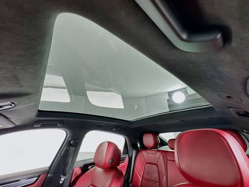 Used 2022 Porsche Cayenne GTS image 20